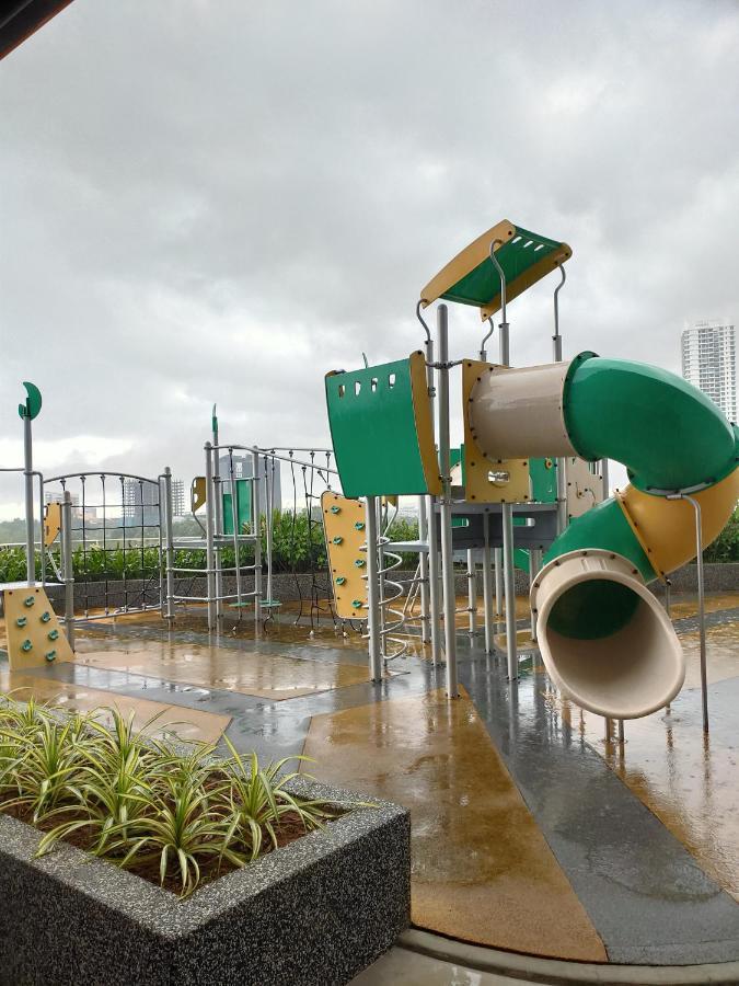 D Bunga مسلم Homestay Pool View Legoland Nusajaya Nusajaya (Iskandar Puteri) Exterior foto