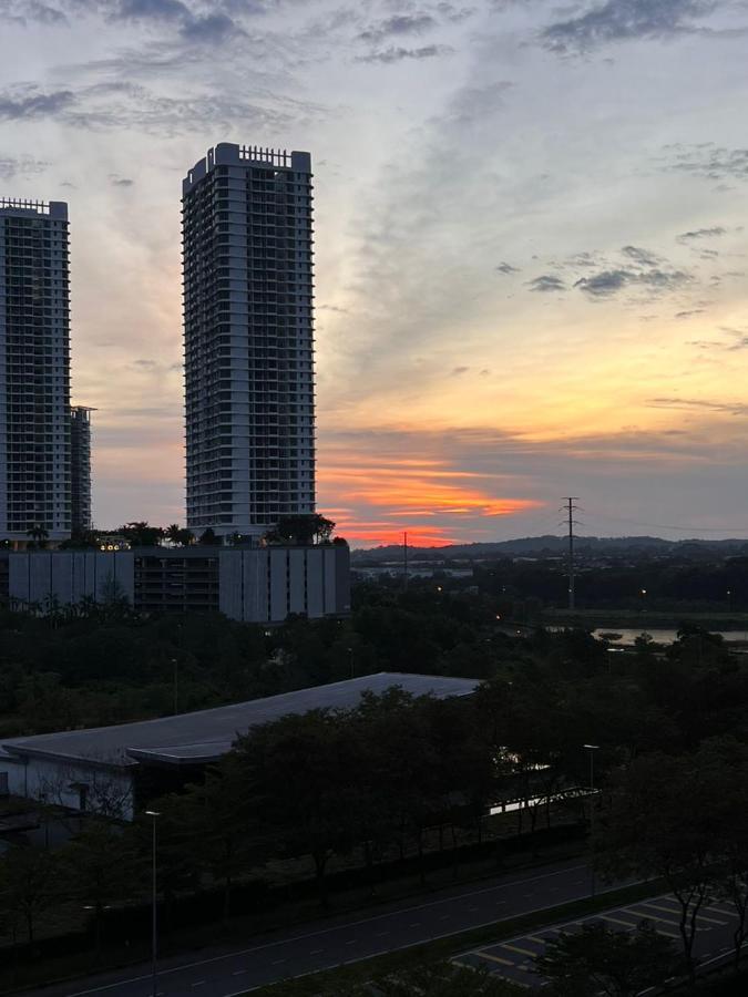 D Bunga مسلم Homestay Pool View Legoland Nusajaya Nusajaya (Iskandar Puteri) Exterior foto