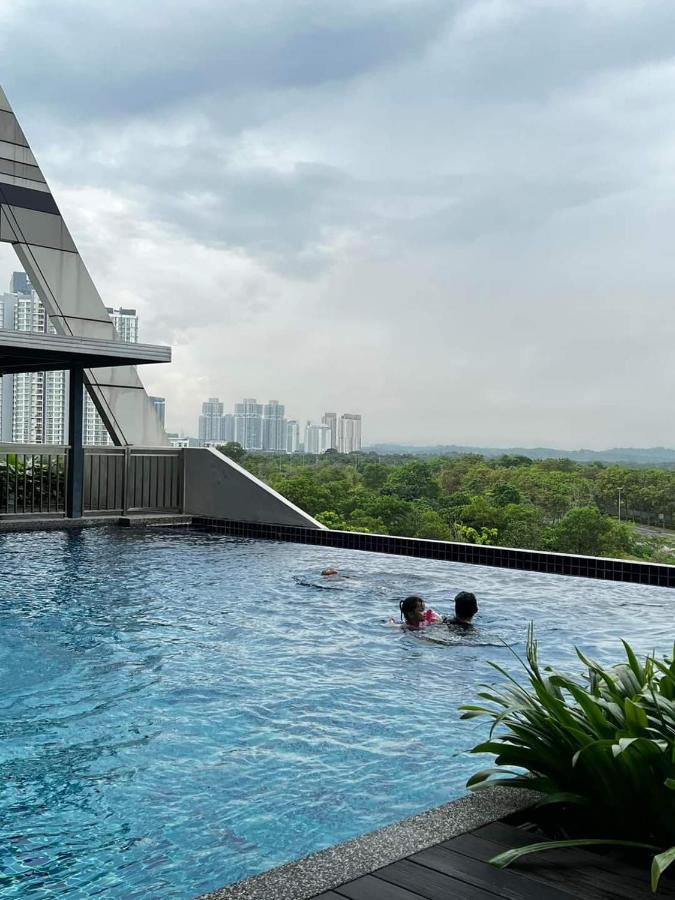 D Bunga مسلم Homestay Pool View Legoland Nusajaya Nusajaya (Iskandar Puteri) Exterior foto