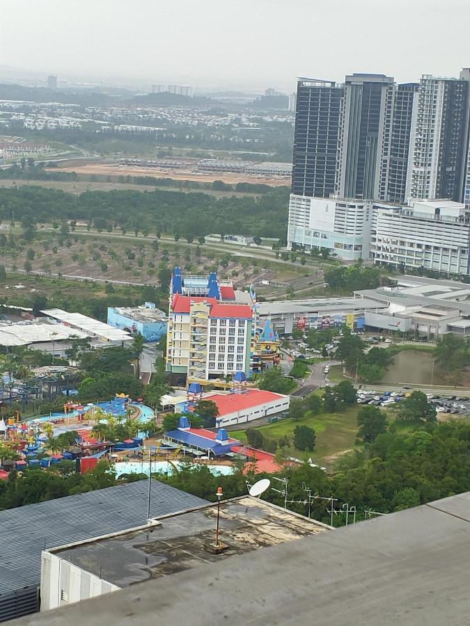D Bunga مسلم Homestay Pool View Legoland Nusajaya Nusajaya (Iskandar Puteri) Exterior foto
